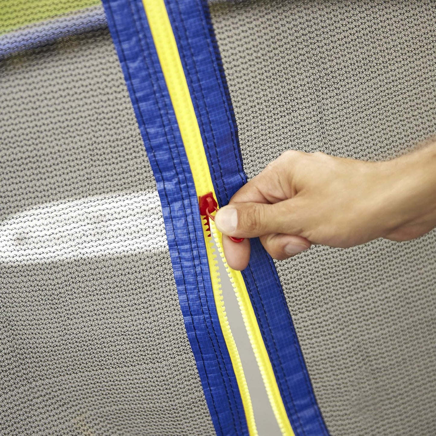 Little Tikes Mega 10-Foot Trampoline With Net, Ages 6+ 100Kg